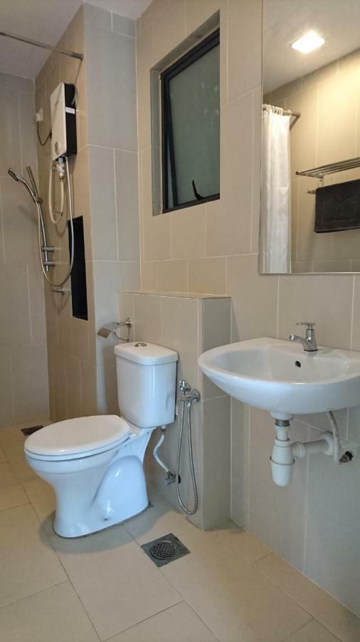 Cozy Swiss Garden Beach Resort Residence Kampung Sungai Karang Buitenkant foto