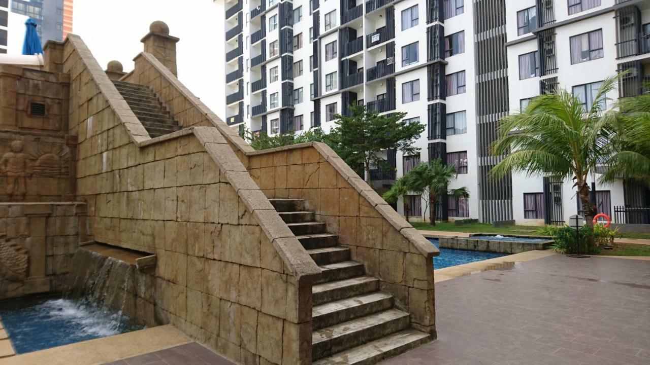 Cozy Swiss Garden Beach Resort Residence Kampung Sungai Karang Buitenkant foto
