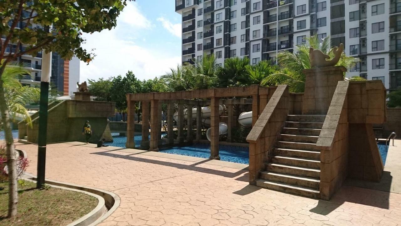 Cozy Swiss Garden Beach Resort Residence Kampung Sungai Karang Buitenkant foto