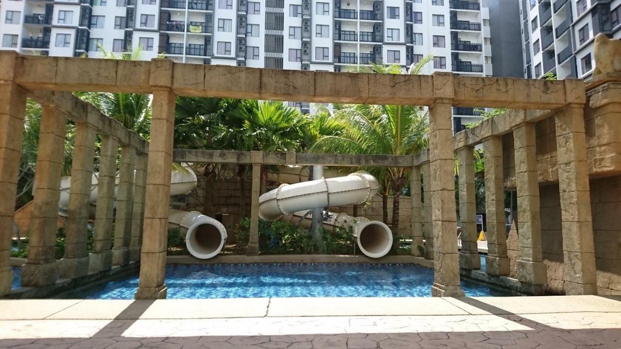 Cozy Swiss Garden Beach Resort Residence Kampung Sungai Karang Buitenkant foto