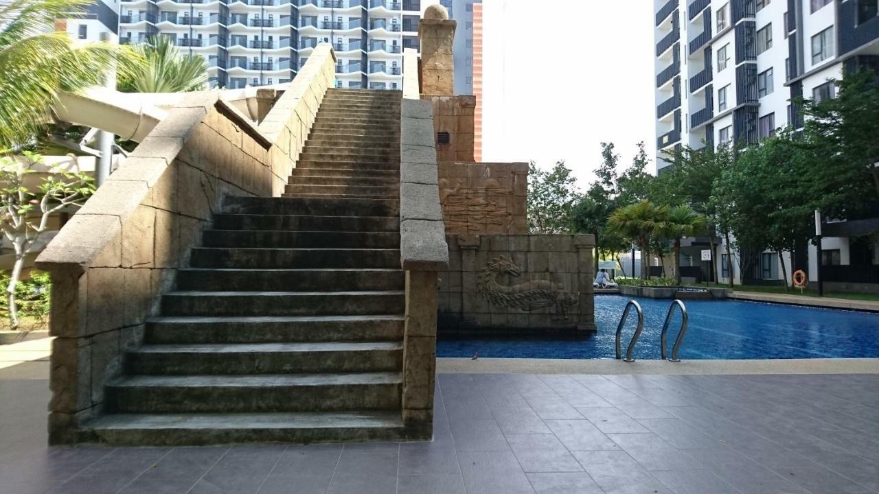 Cozy Swiss Garden Beach Resort Residence Kampung Sungai Karang Buitenkant foto