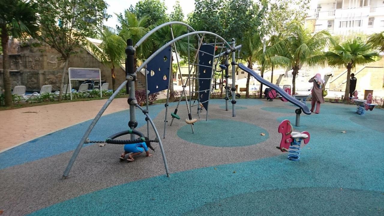Cozy Swiss Garden Beach Resort Residence Kampung Sungai Karang Buitenkant foto