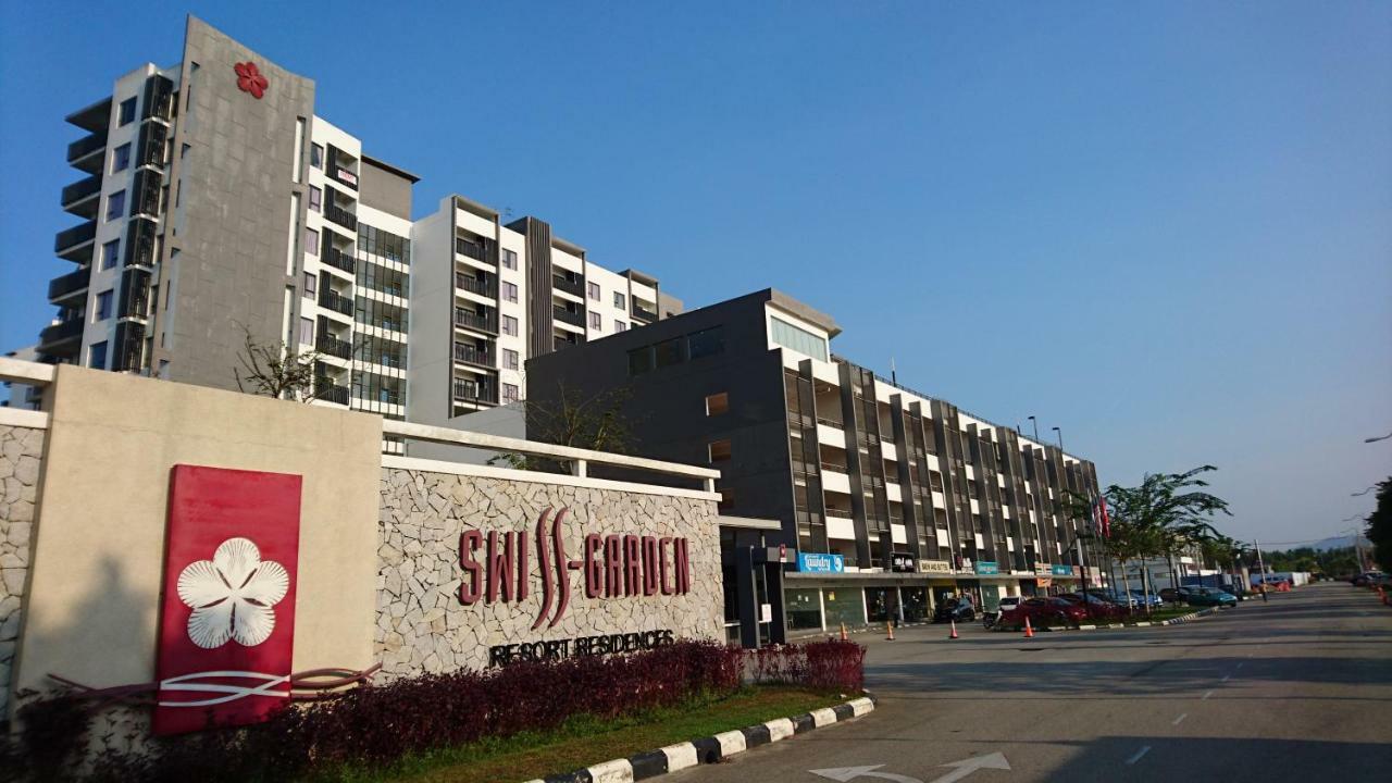 Cozy Swiss Garden Beach Resort Residence Kampung Sungai Karang Buitenkant foto
