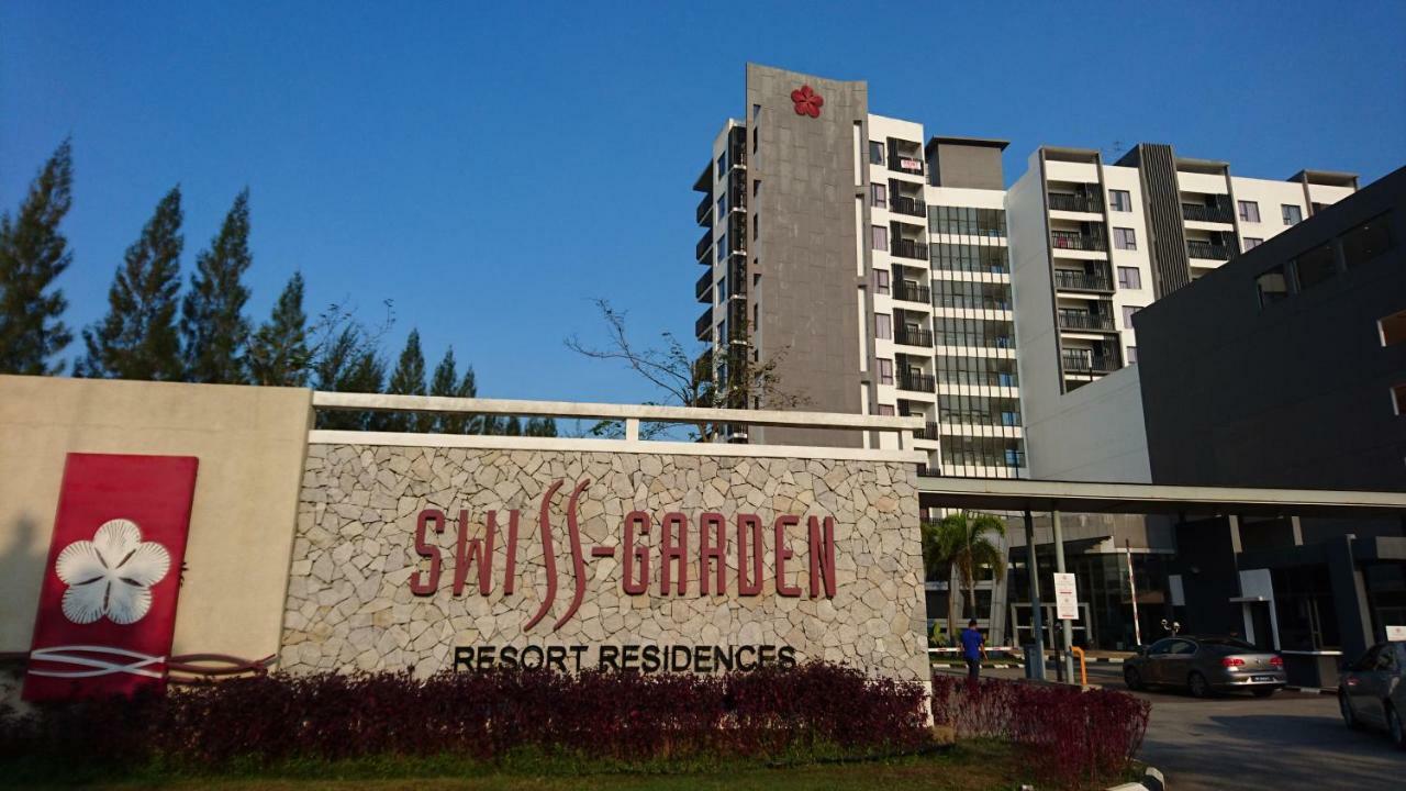 Cozy Swiss Garden Beach Resort Residence Kampung Sungai Karang Buitenkant foto